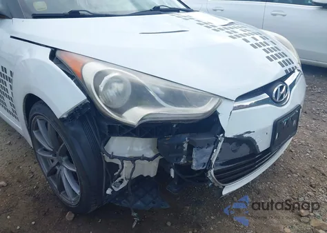 2013 Hyundai Veloster Base W/Red from USA, damaged, VIN KMHTC6AD3DU131703